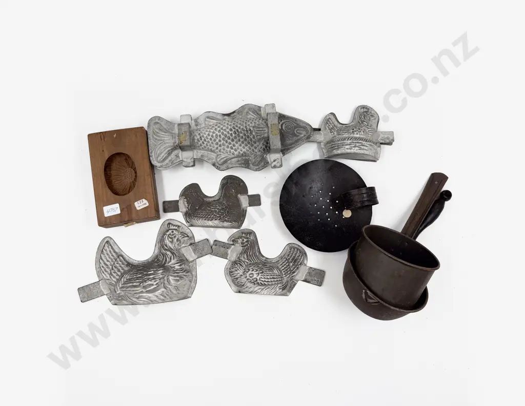 Qty of Assorted Vintage Kitchenalia Image 1++