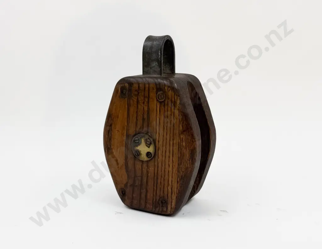 Vintage Pulley Block Image 1++