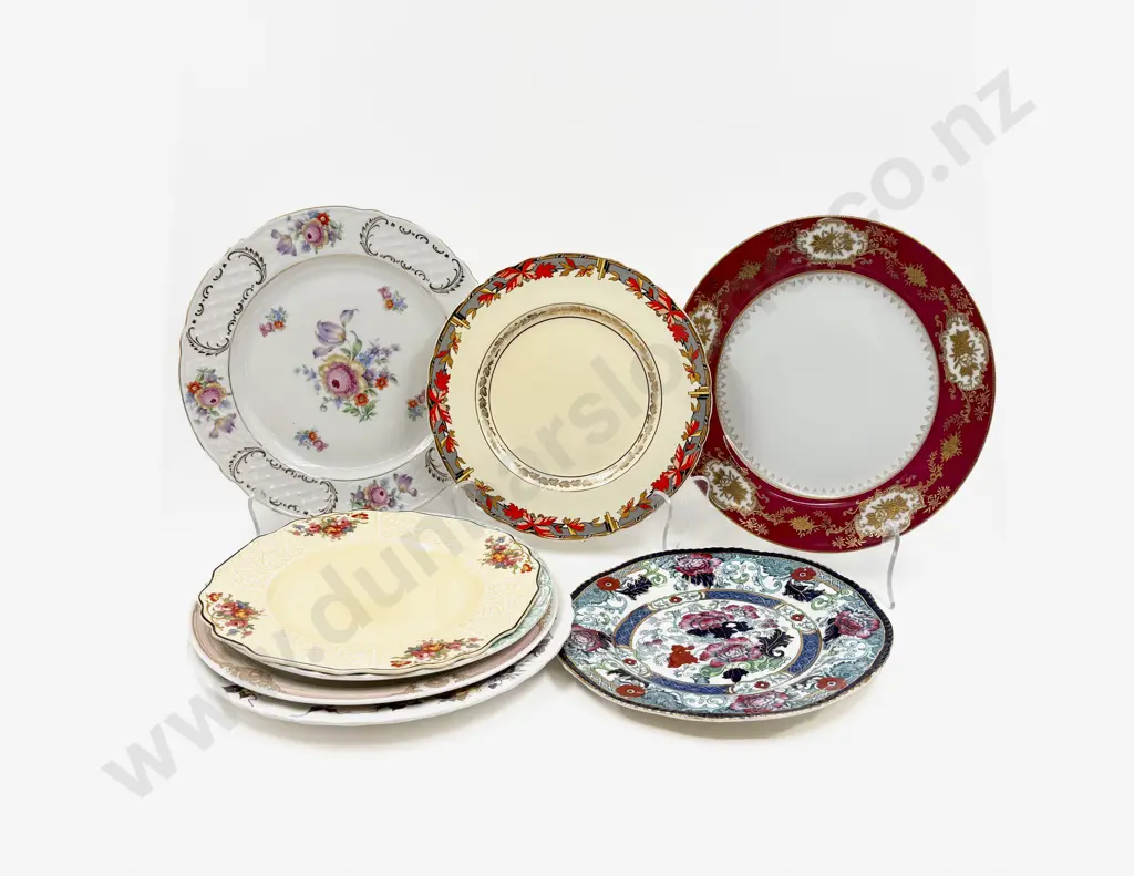 Quantity of Assorted Fancy China Plates Image 1++