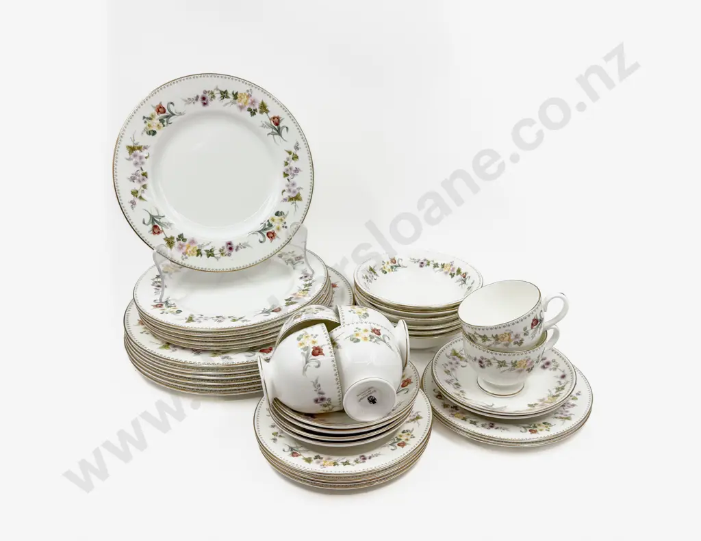 Quantity of Wedgwood Dinner China Image 1++