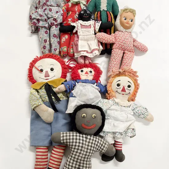 Collection Vintage Raggedy Ann and Other Cloth Dolls (9)