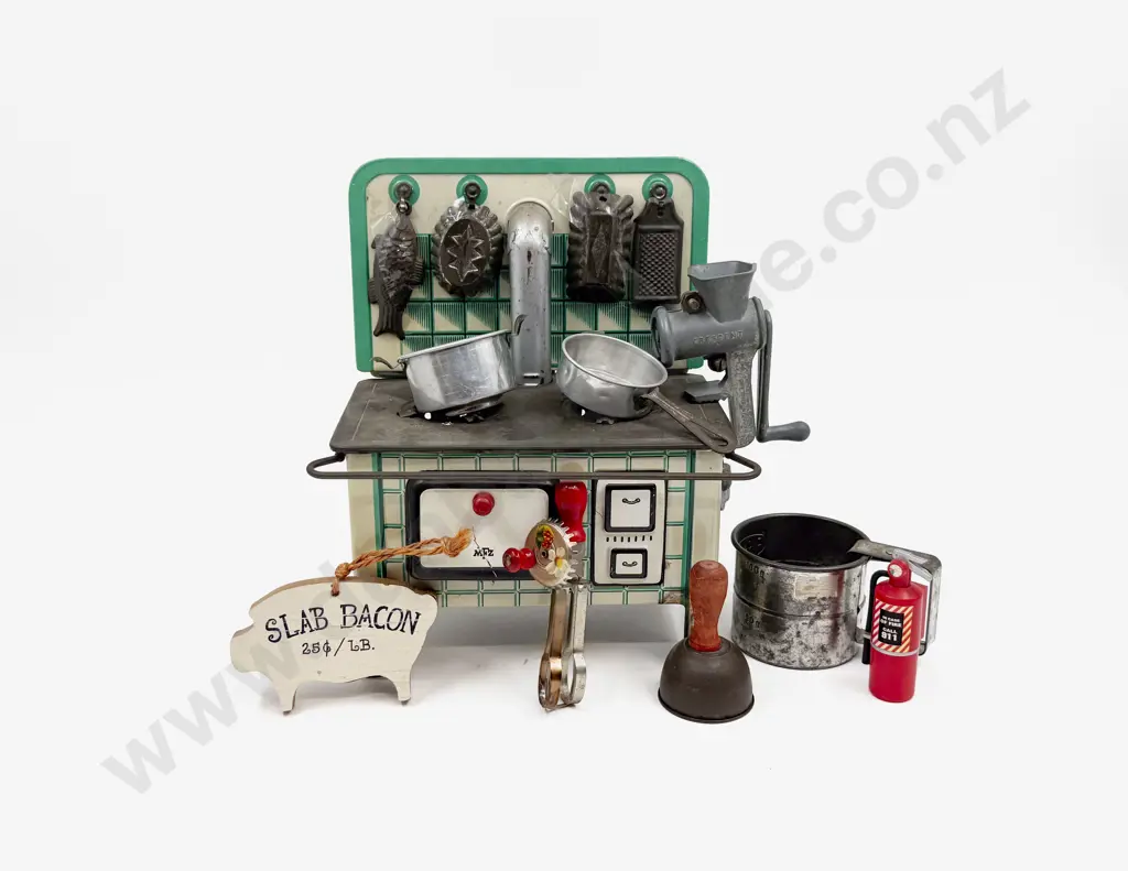 MFZ made in U.S. Zone Germany Tin Stove with a lot of extra's Image 1++