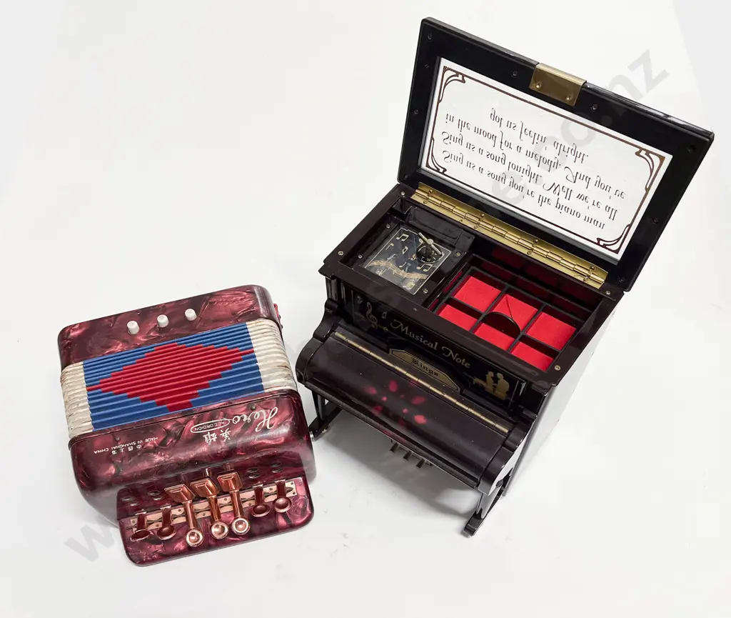 Music Jewel Box and Toy Hero Accordion Image 1++