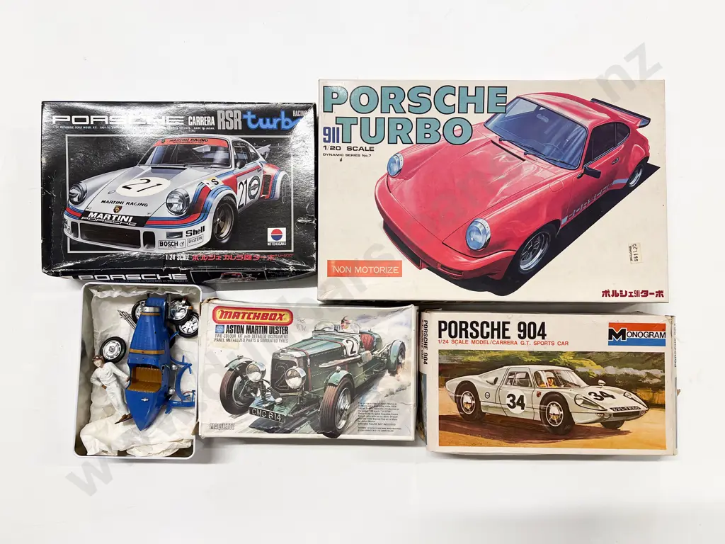 Four Assorted Vehicle Scale Model Kits and other part completed Image 1++