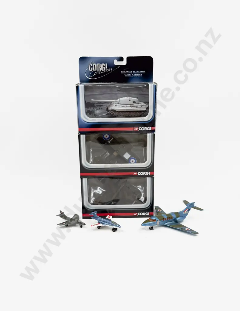 Boxed Corgi Two Plane Models Tank and three unboxed models Image 1++