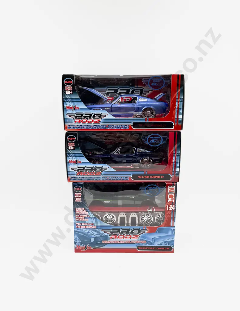 Boxed Three Maisto 1/24 Scale Pro Rodz Models Image 1++