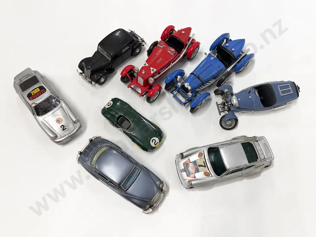 Unboxed Tinplate Diecast and Kit Vintage Vehicle Models (8) Image 1++