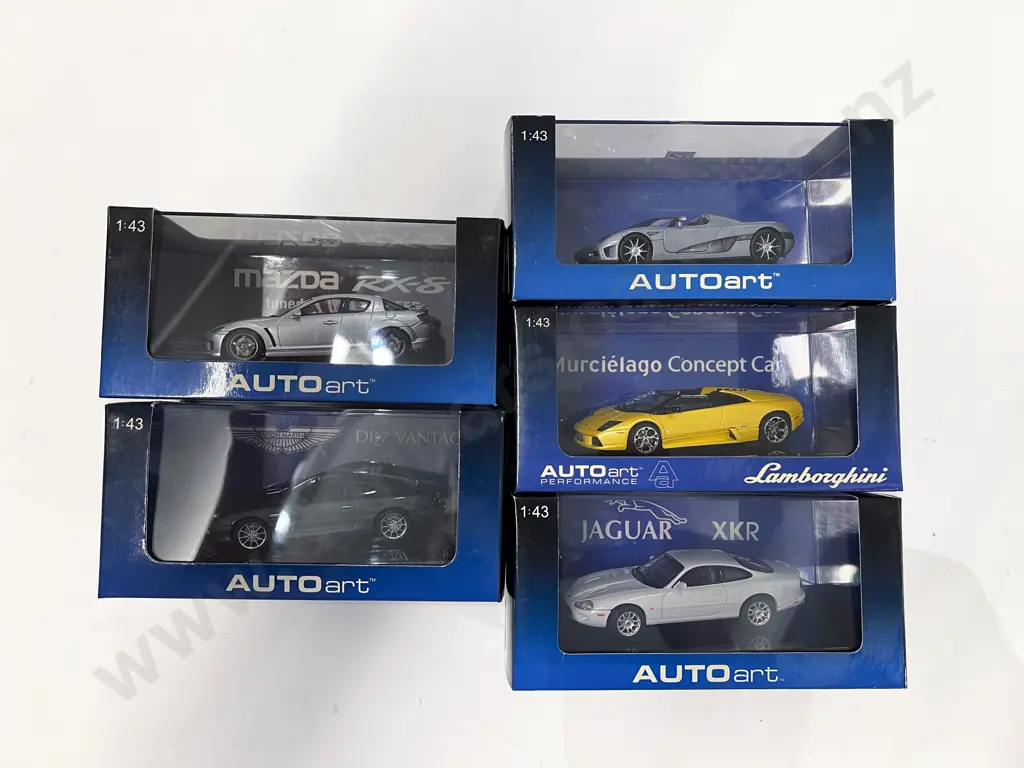 Boxed Autoart Models (5) Image 1++