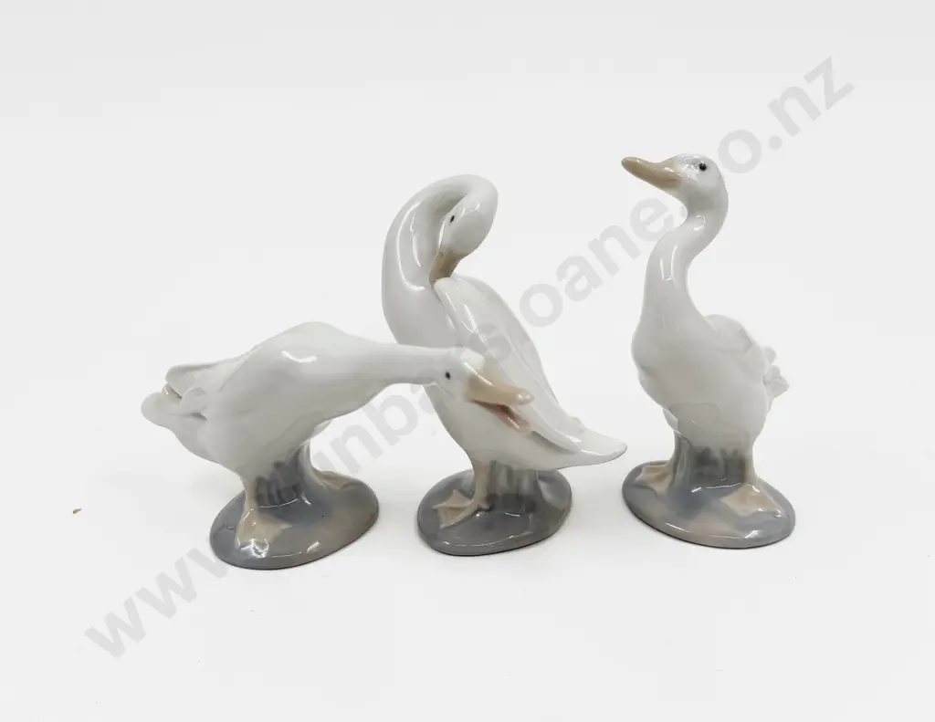 Three Lladro Geese in Original Box Image 1++