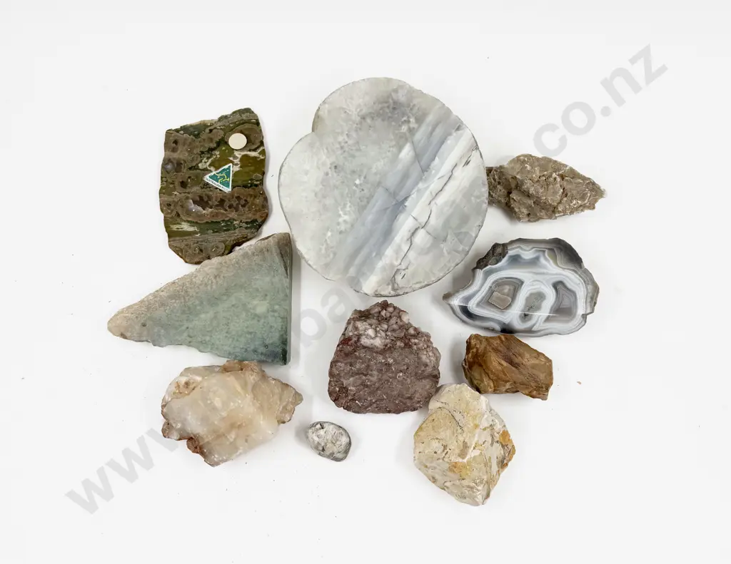 Box of Assorted Geological Minerals Image 1++