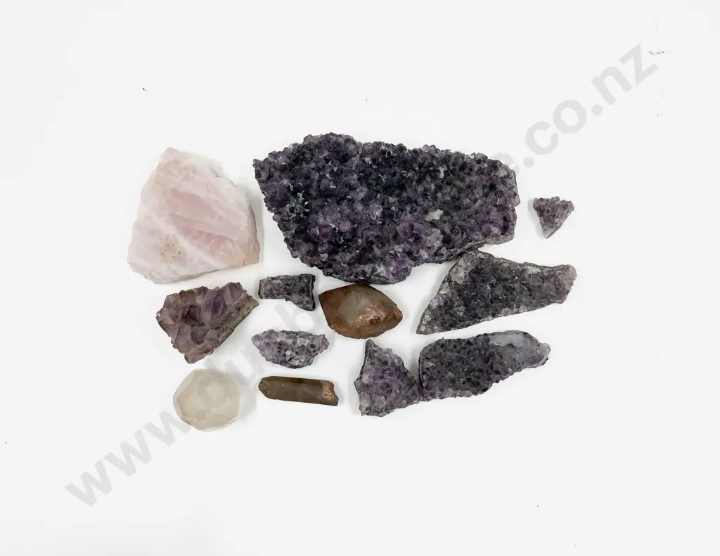 Qty of Assorted Amethyst Samples etc Image 1++