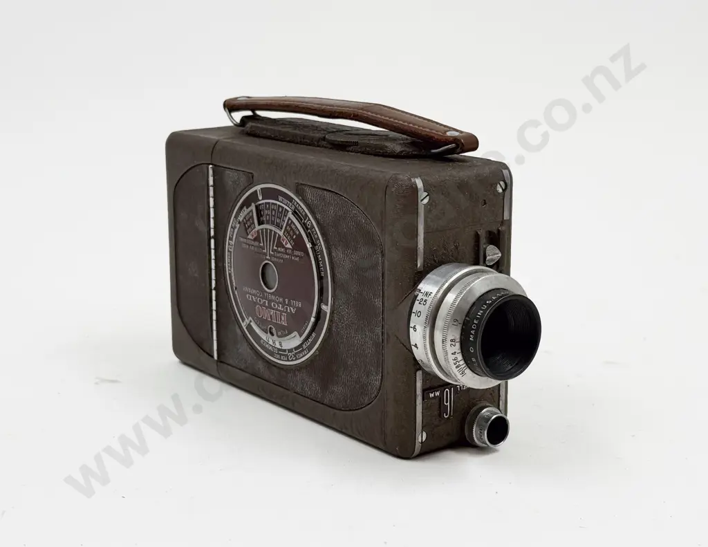 Bell and Howell 16mm Vintage Camera Image 1++