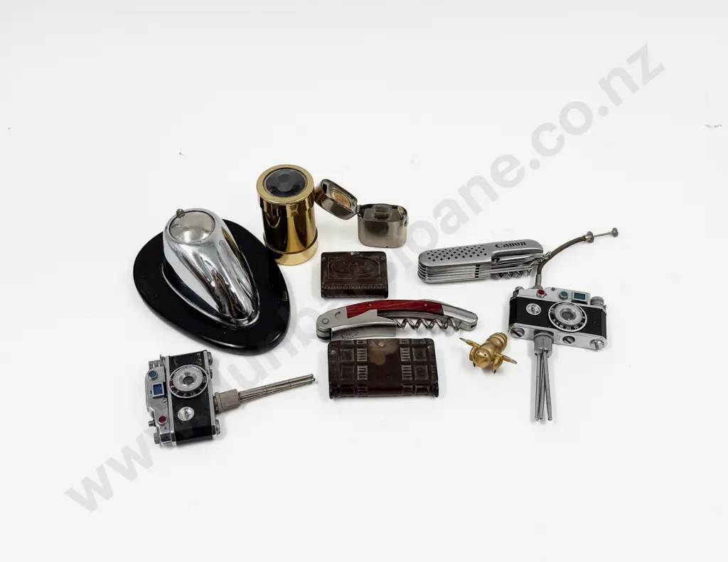 Qty of Assorted Vintage Lighters etc Image 1++