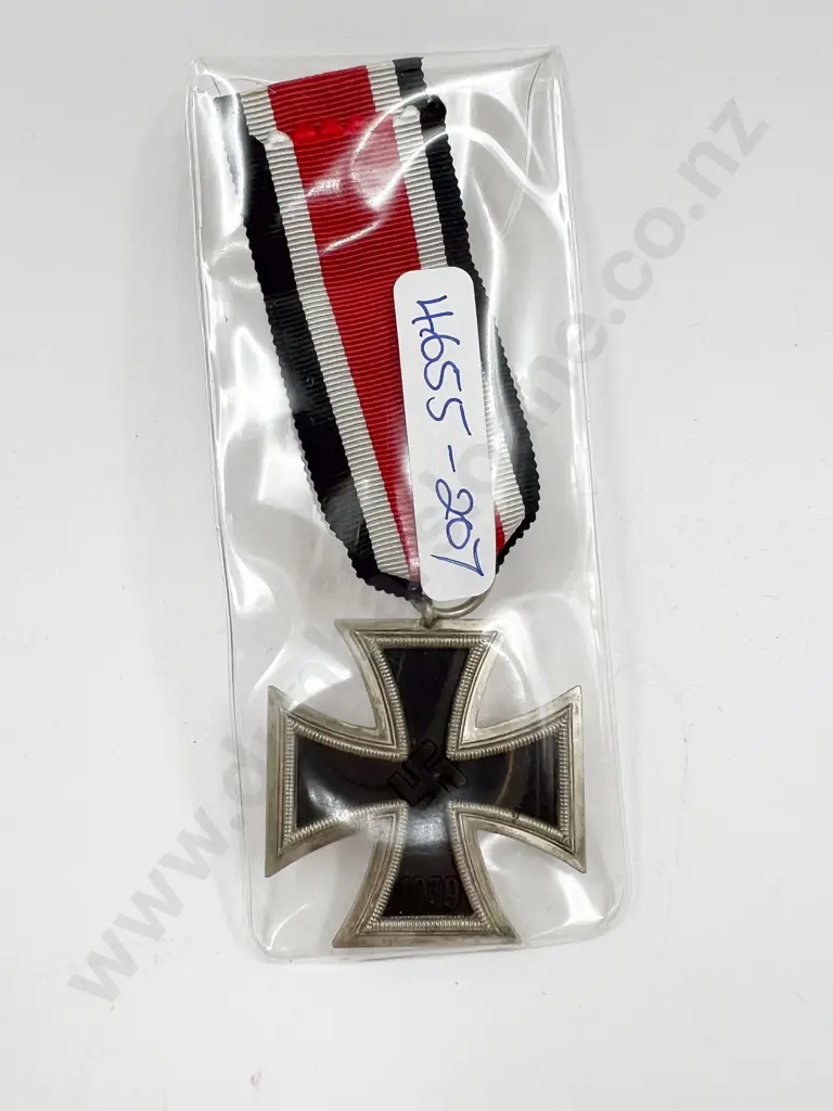 Reproduction German Iron Cross with Ribbon Image 1++