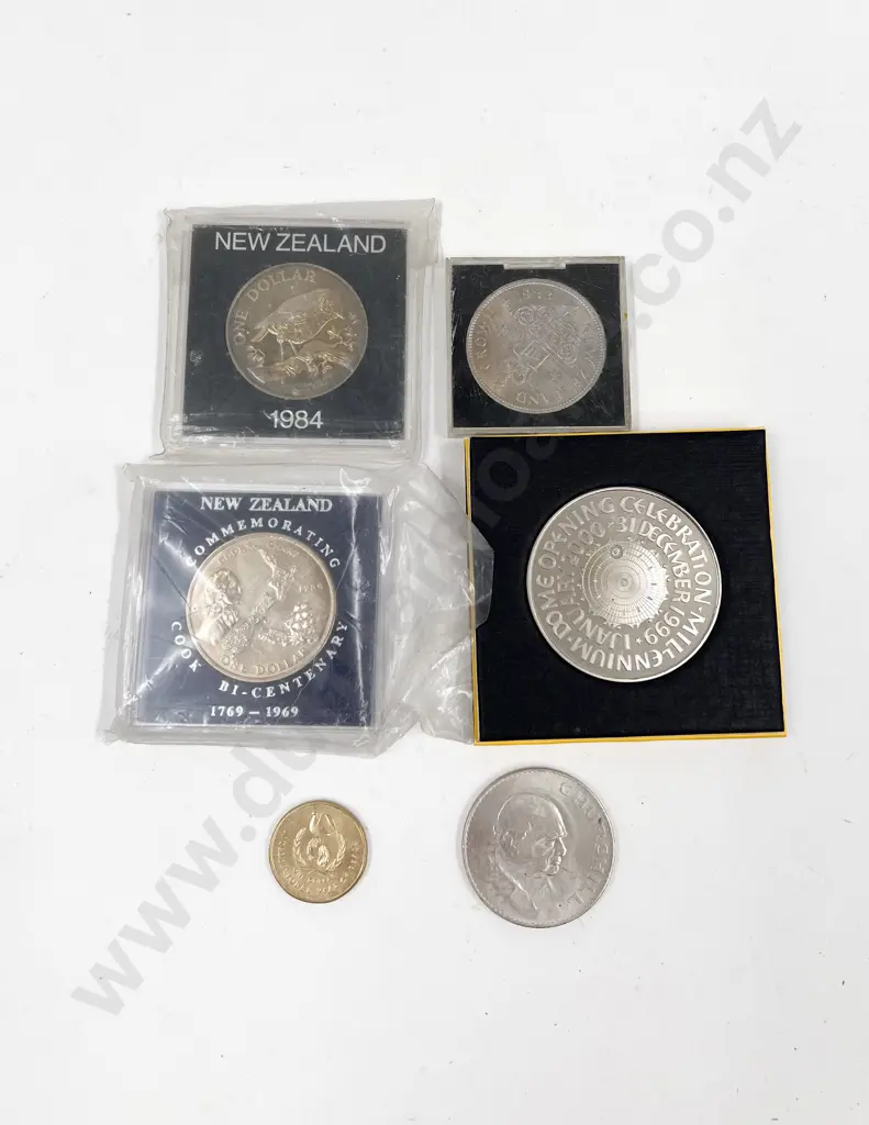 NZ $1x2 1953 Crown Churchill 2000 Poetry Medallion and Aust $1 Image 1++