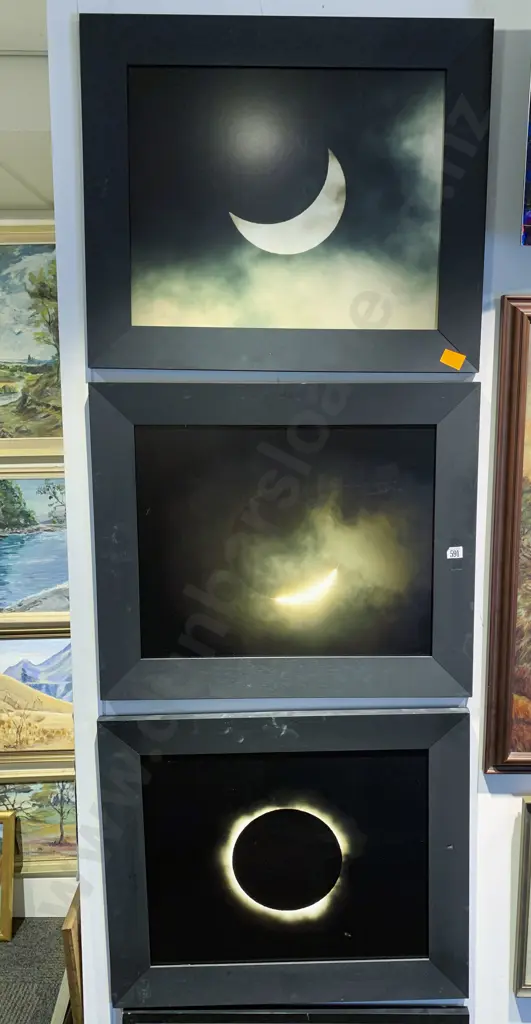 Three Photographic Works of The Eclipse Image 1++