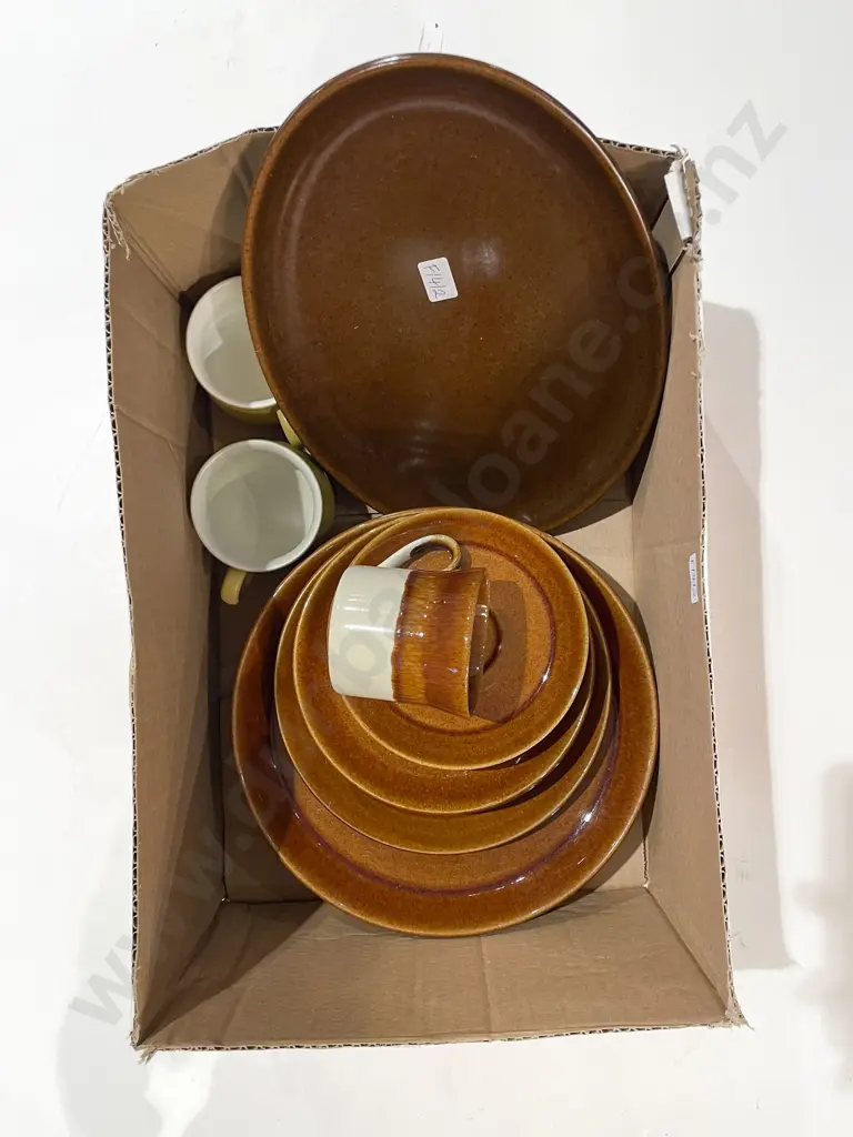 Qty of Assorted Crown Lynn Dinnerware Image 1++