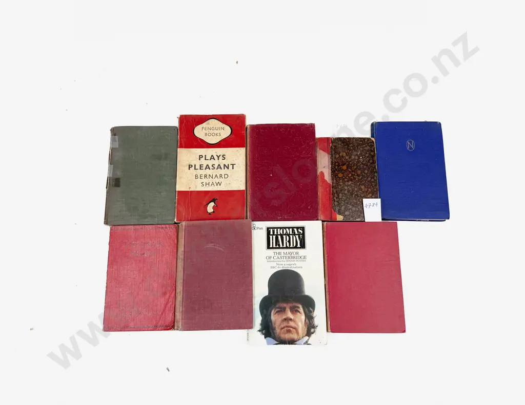 Qty of Assorted Vintage Books Image 1++