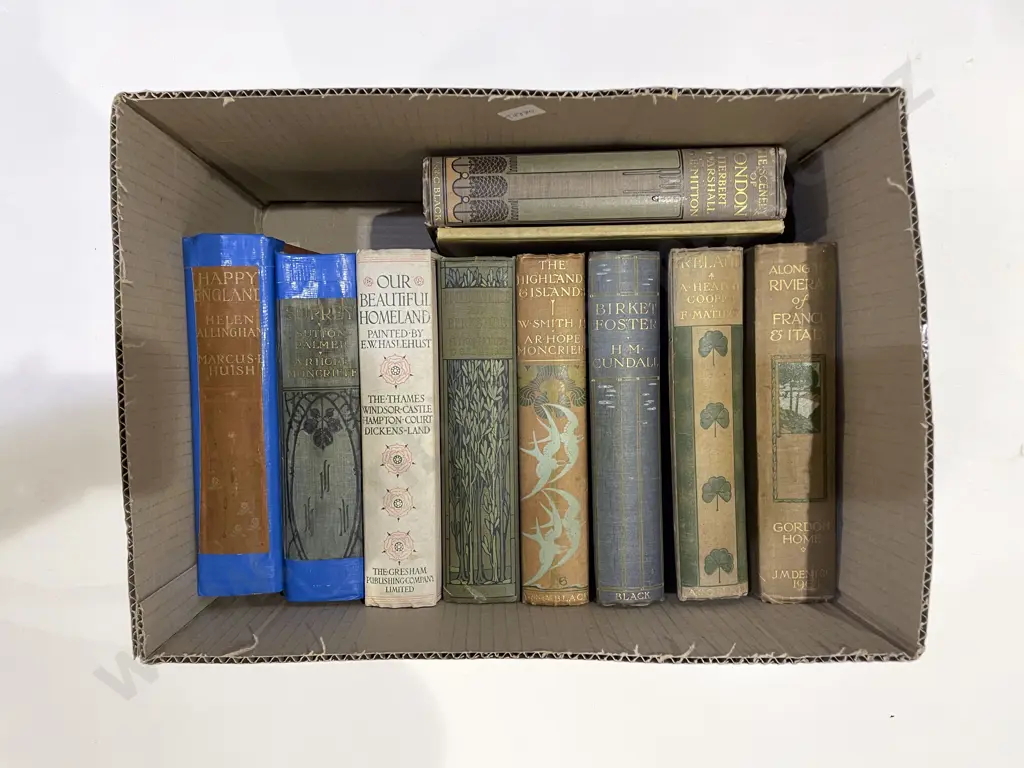 Qty of Assorted Vintage Illustrated Books Image 1++