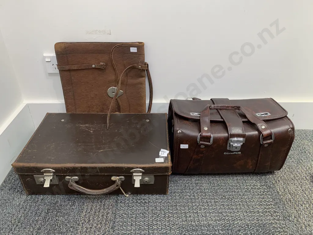 Leather Briefcase with Camera Case Etc Image 1++