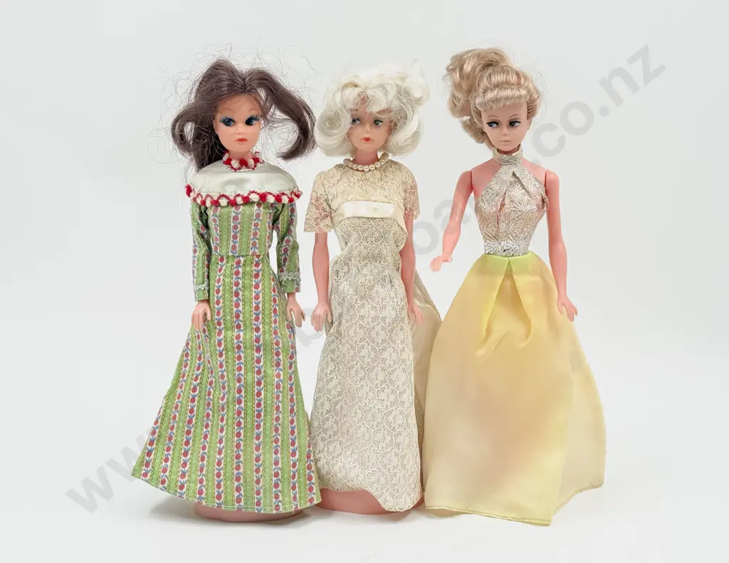 C1960's Three Debbie Dolls made in NZ 28cm Image 1++