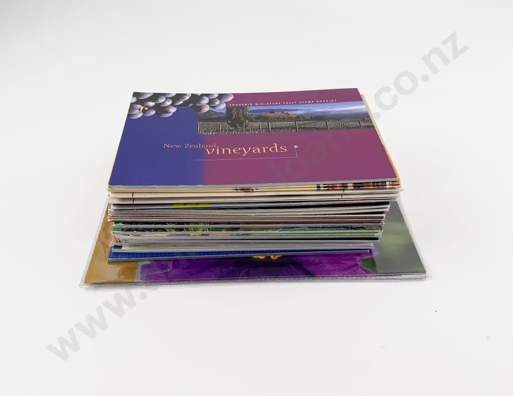 NZ Presentation Packs and Miniature Sheet Booklets Image 1++