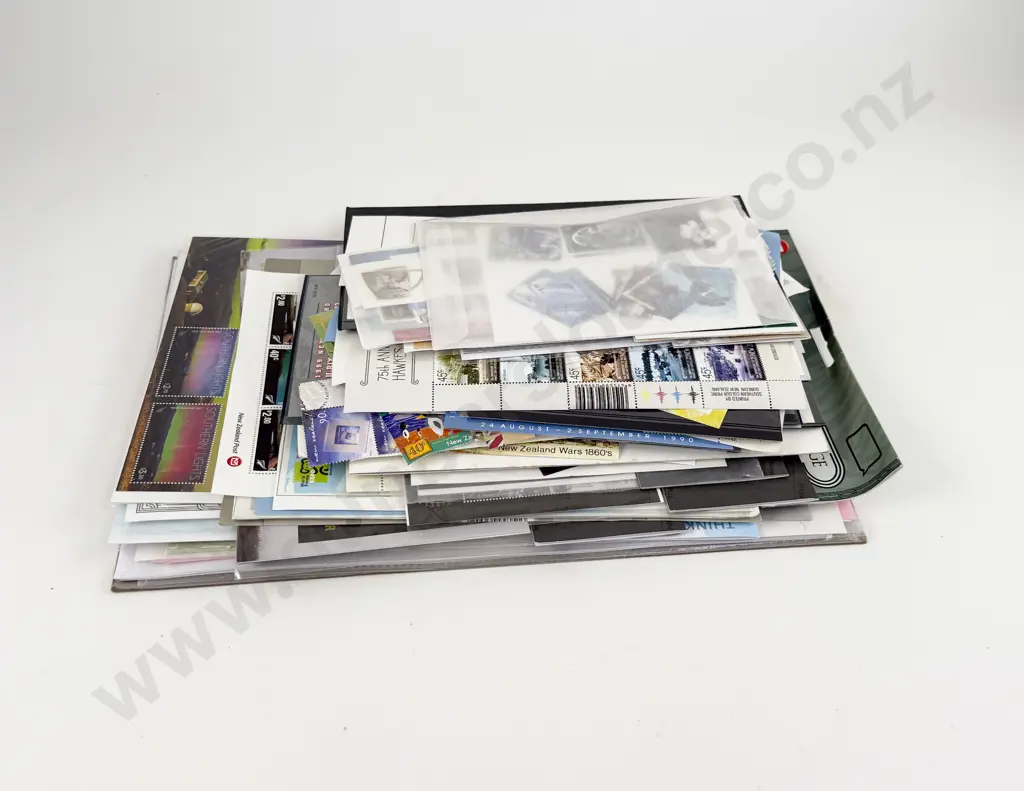 NZ Decimal Mainly Un-Used Stamp Commemorative Sheets Sets and Miniature Sheets Image 1++