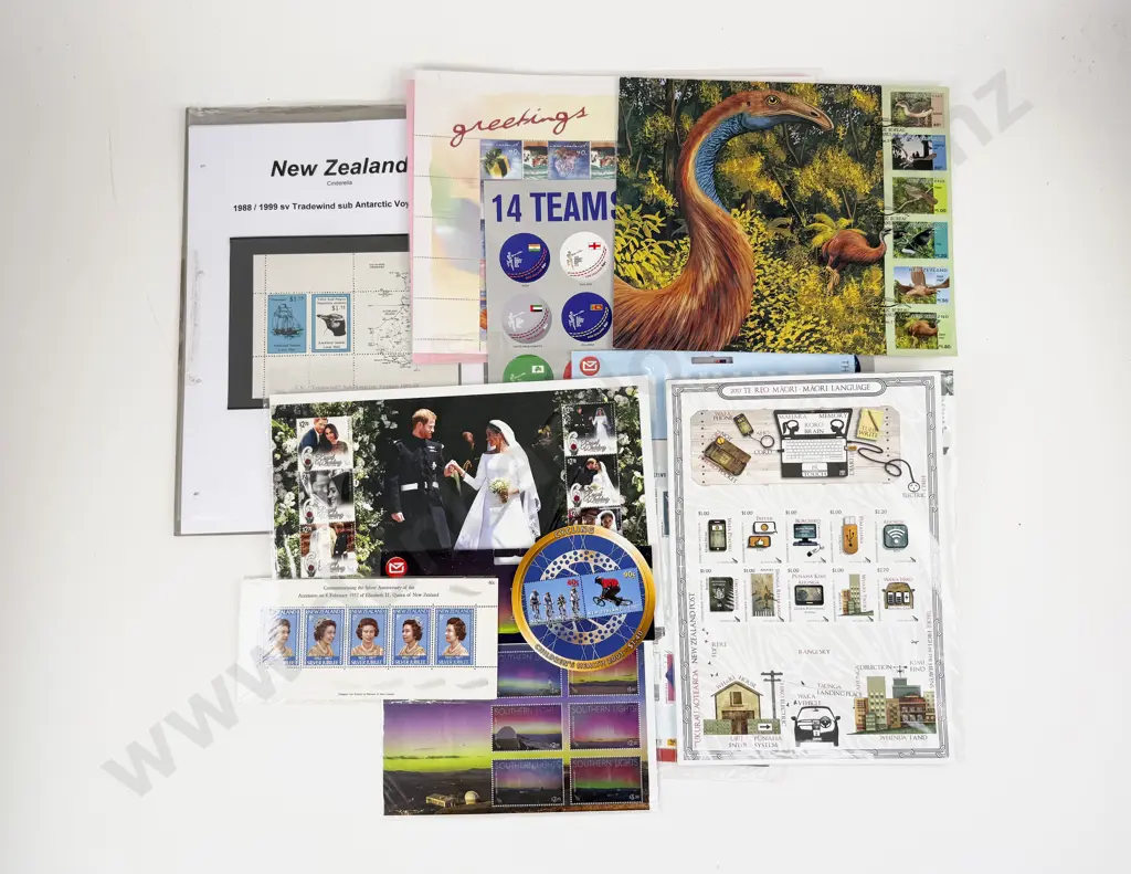 NZ Decimal Mainly Un-Used Stamp Commemorative Sheets Sets and Miniature Sheets Image 1++