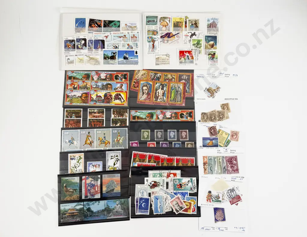 Qty Loose Sorted World Stamps Image 1++