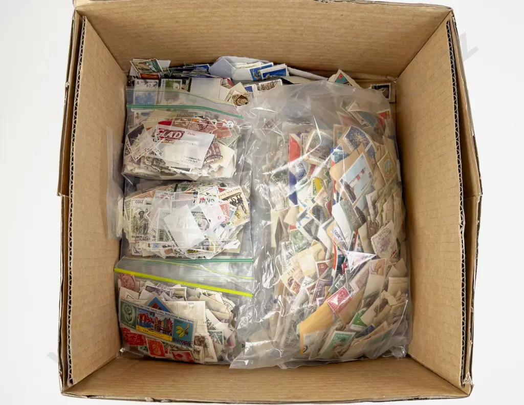 Large Qty World Loose Stamps Image 1++