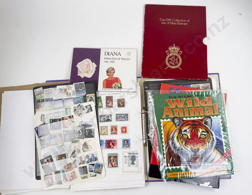 NZ and Australia Mixed Lot Loose Stamp Pages Stamp Packs and Assorted Image 1++