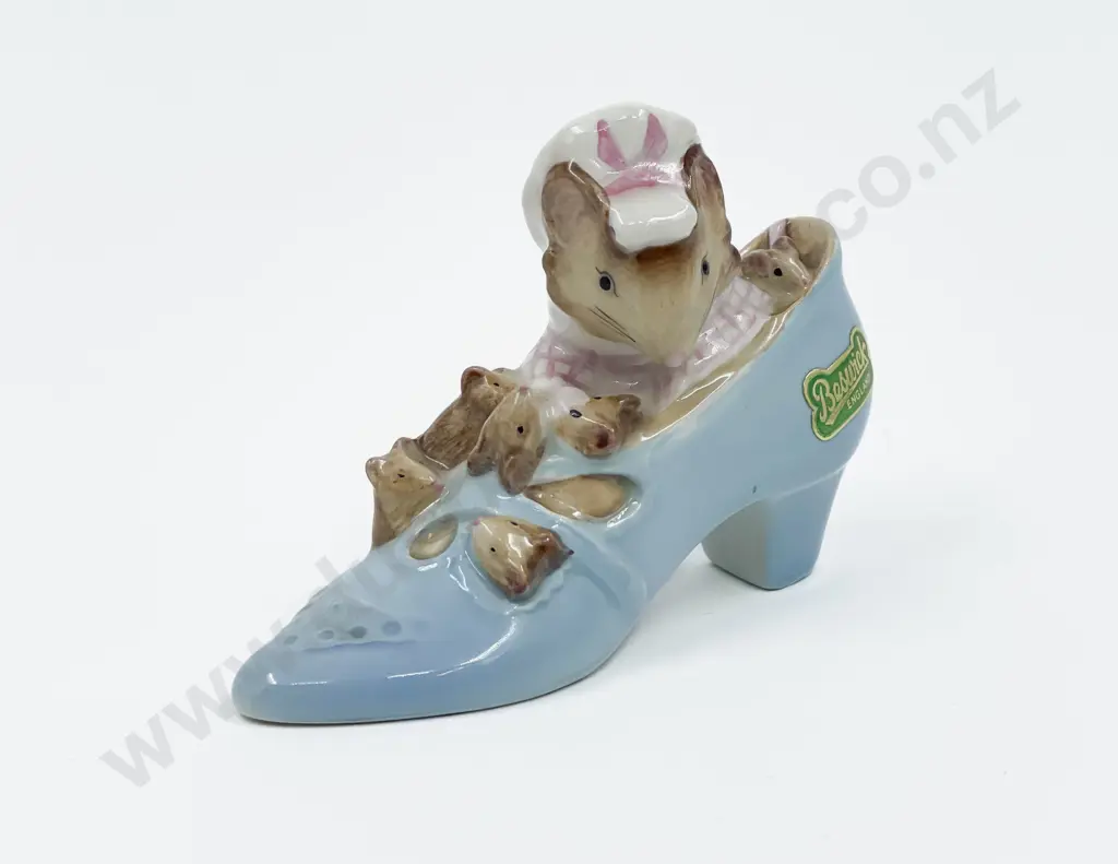 Beswick Beatrix Potter's The Old Woman Who Lived In A Shoe - Gold Back Stamp C1955 - 1975 with label Image 1++