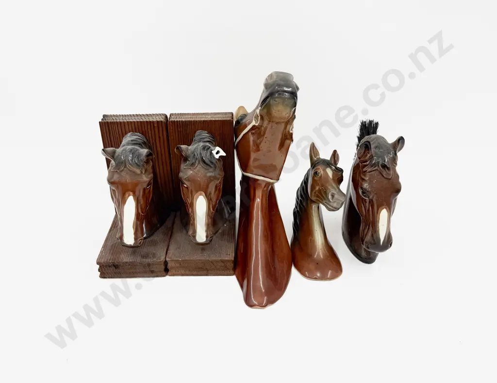 Quantity of Assorted Horses Image 1++