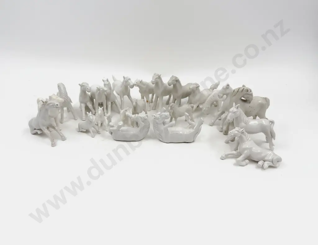 Box Quantity of Porcelain Horse Figures Image 1++