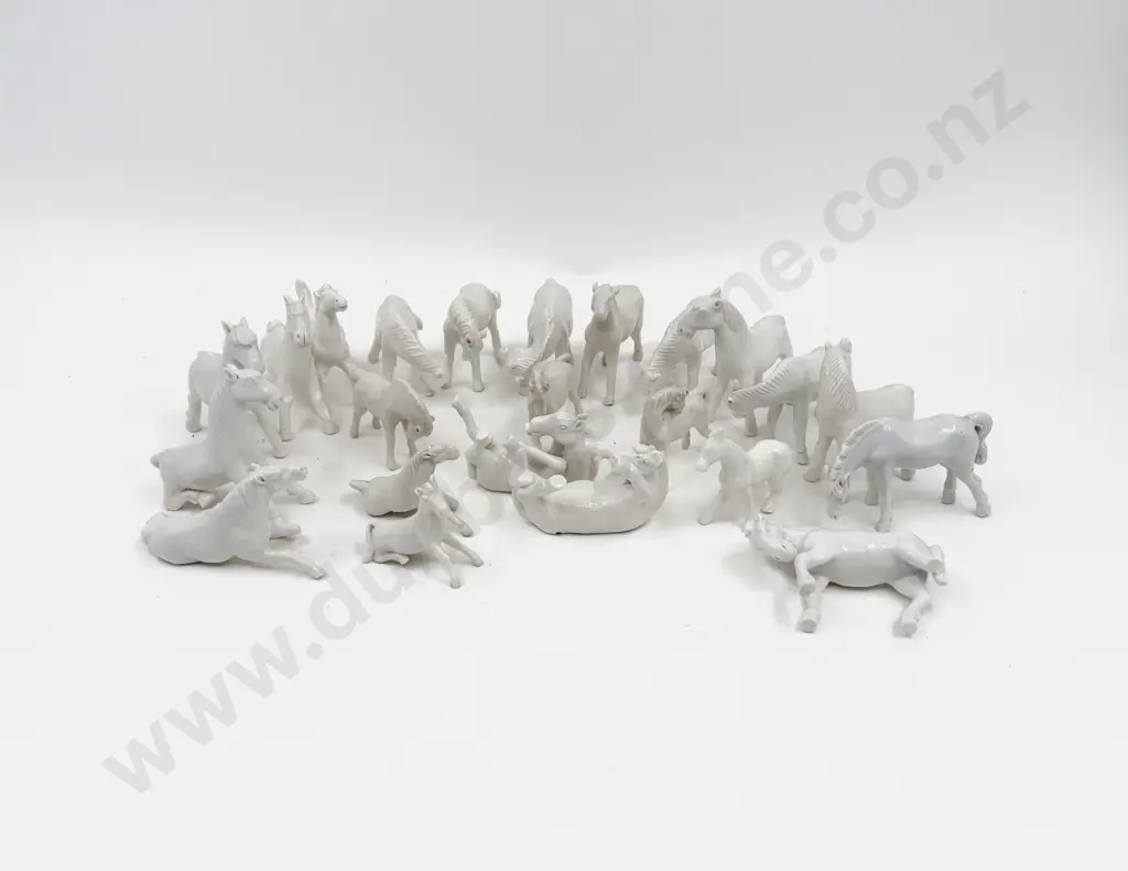 Box Quantity of Porcelain Horse Figures Image 1++