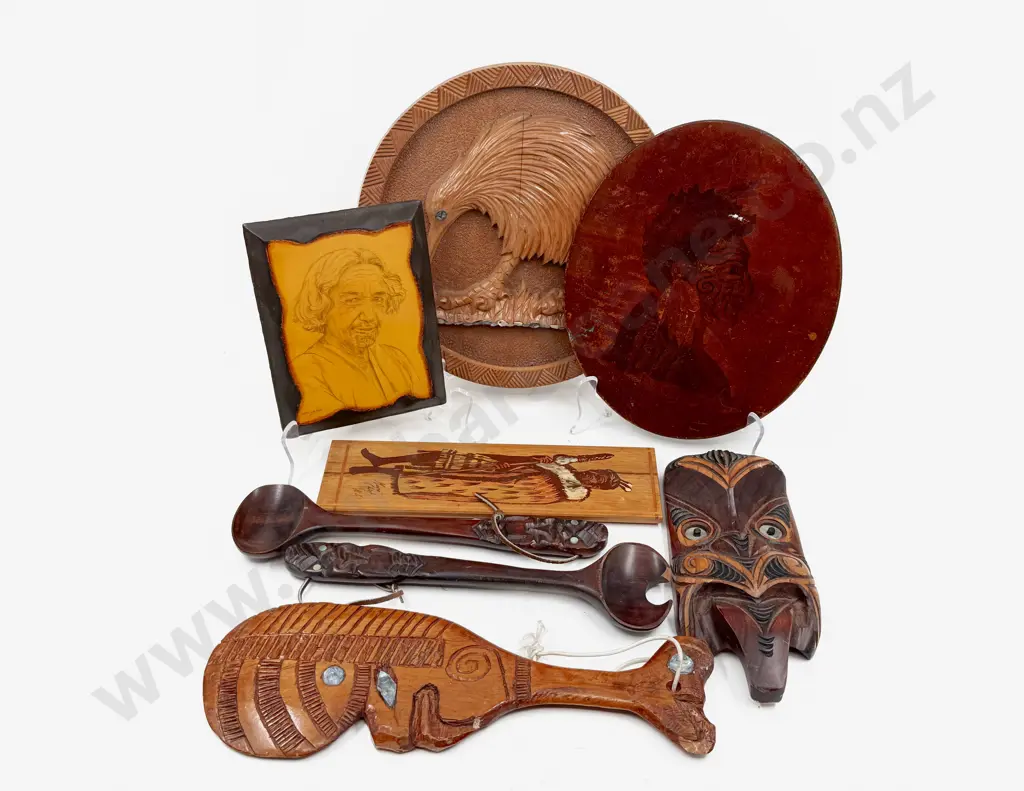 Box Quantity of Assorted Wooden Tribal Image 1++