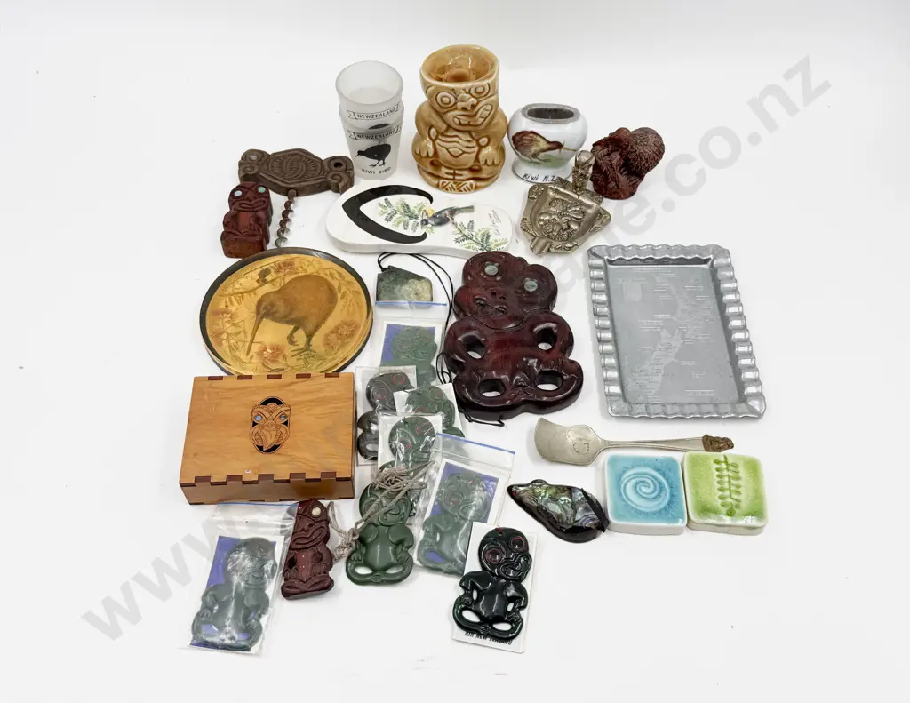 Quantity of Assorted incl Tikis Image 1++