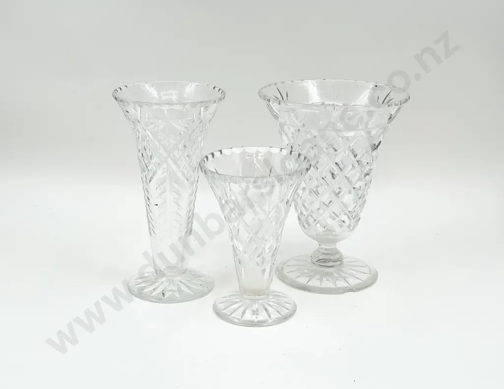 Three Crystal Vases Image 1++