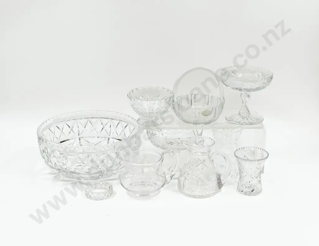 Assorted Glass and Crystal Ware Image 1++