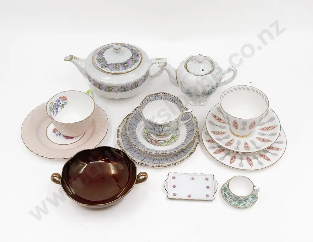 Qty of Assorted Fancy China Including Aynsley Image 1++