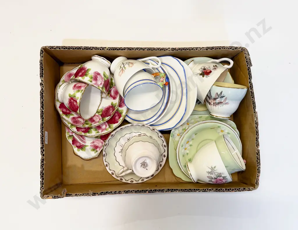 Box of Assorted Fancy Tea China Image 1++
