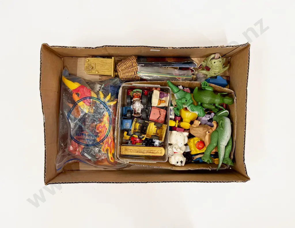 Box of Assorted Vintage Toys Etc Image 1++