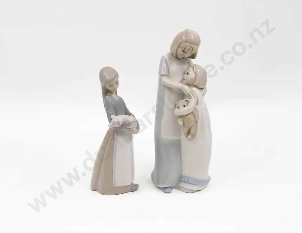 RD Group Figure "Sisterly Love" Together with Lladro Figure Image 1++