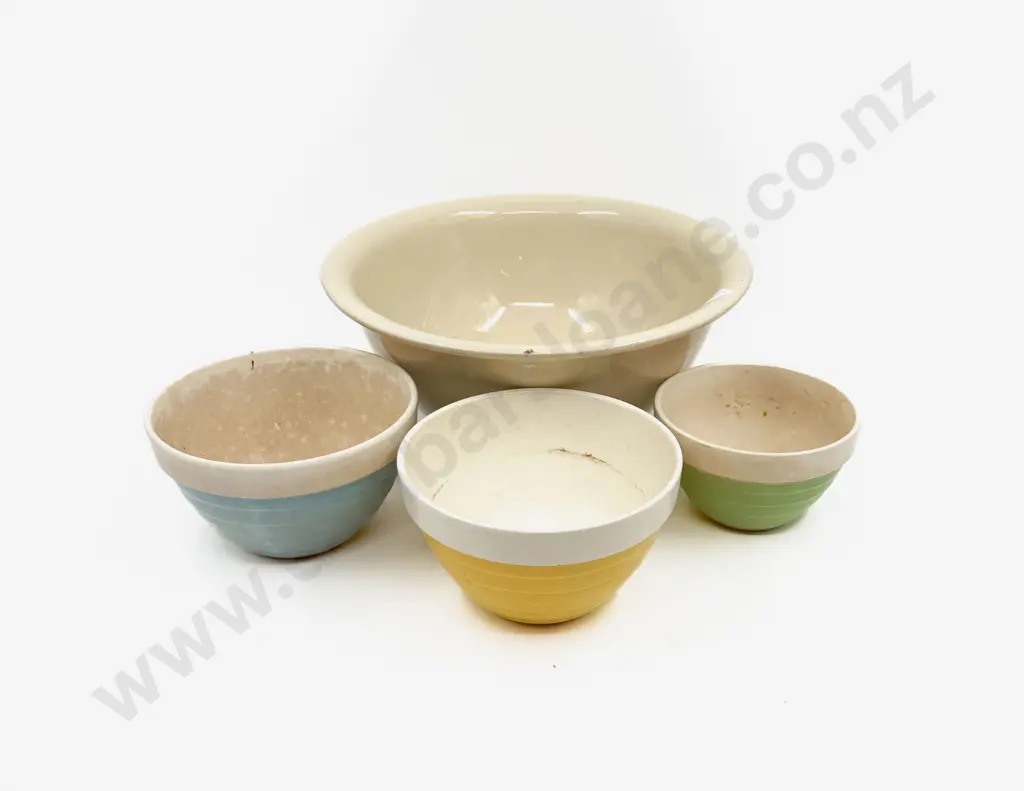 Large Crown Lynn Mixing Bowl & Three Smaller Mixing Bowls Image 1++