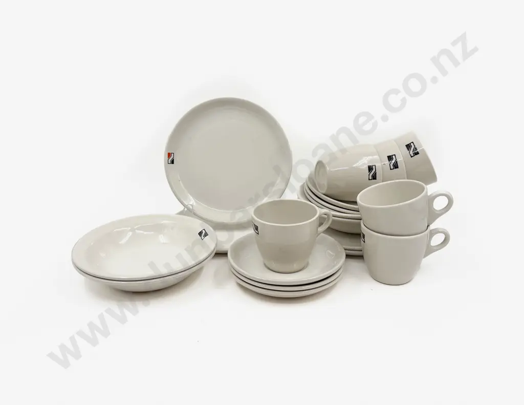 Six Crown Lynn NZR Teacups & Saucers Image 1++