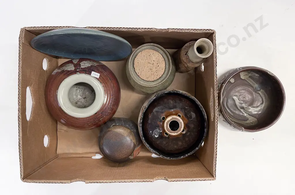 Boxed Quantity of Assorted Pottery Image 1++