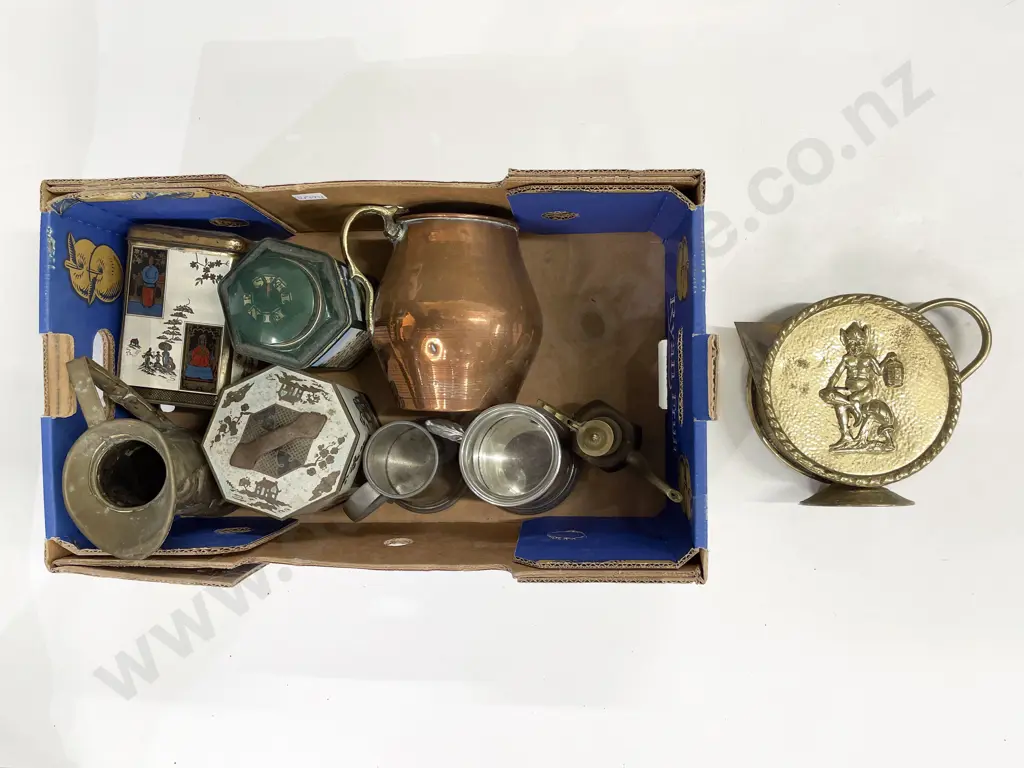 Boxed Quantity of Assorted Vintage Image 1++