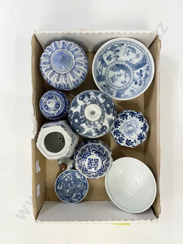 Boxed Quantity of Assorted Blue & White China Image 1++