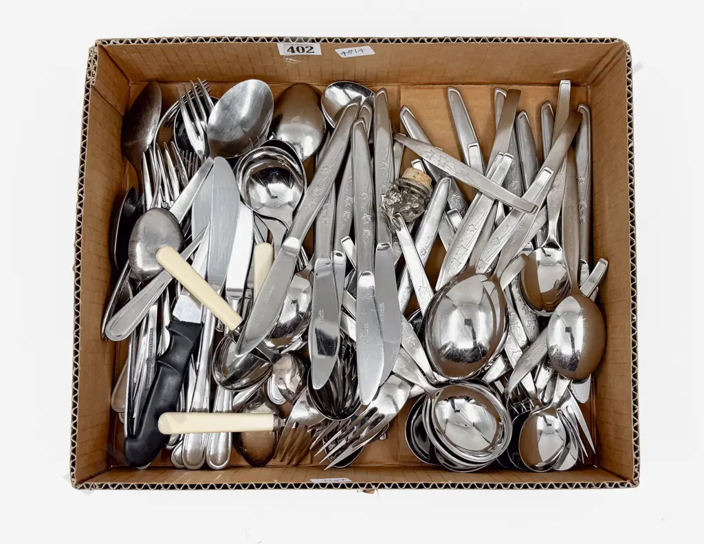 Boxed Quantity of Assorted Cutlery Image 1++