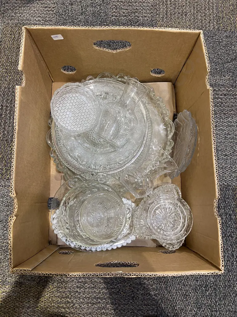 Box Quantity of Assorted Crystal & Glass Image 1++